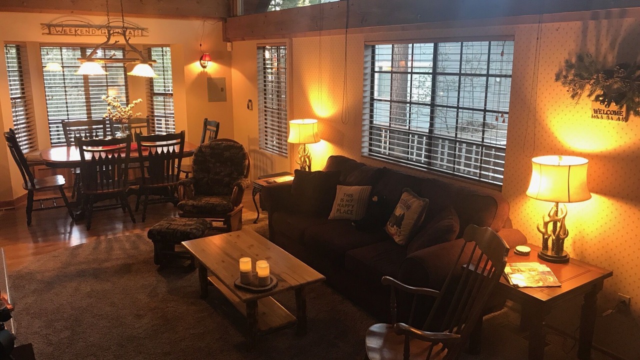 Photo of Livingroom in Eagle Mountain Estates
