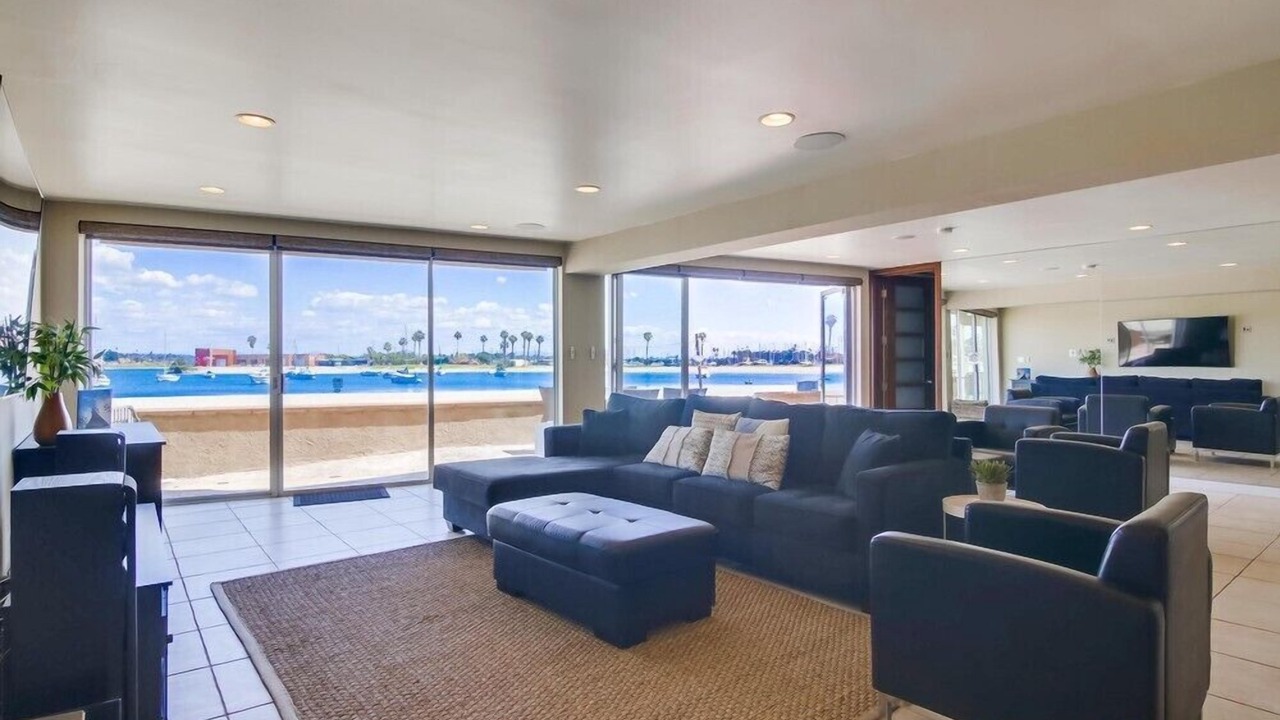 Photo of Livingroom in Central Mission Beach