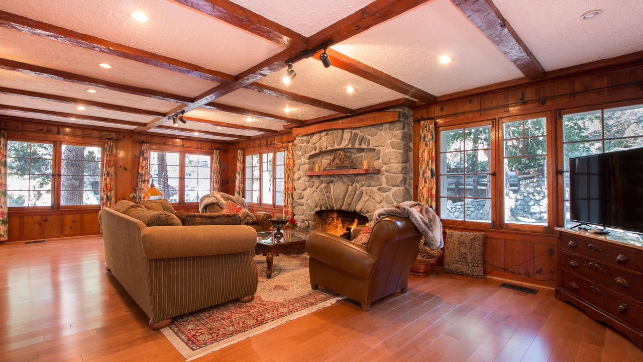 Photo of Livingroom in Los Angeles County
