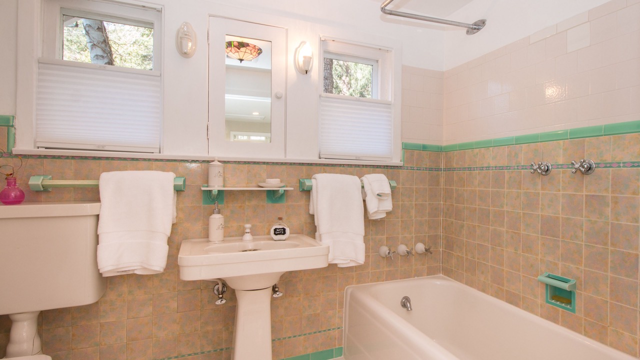 Photo of Bathroom in Los Angeles County