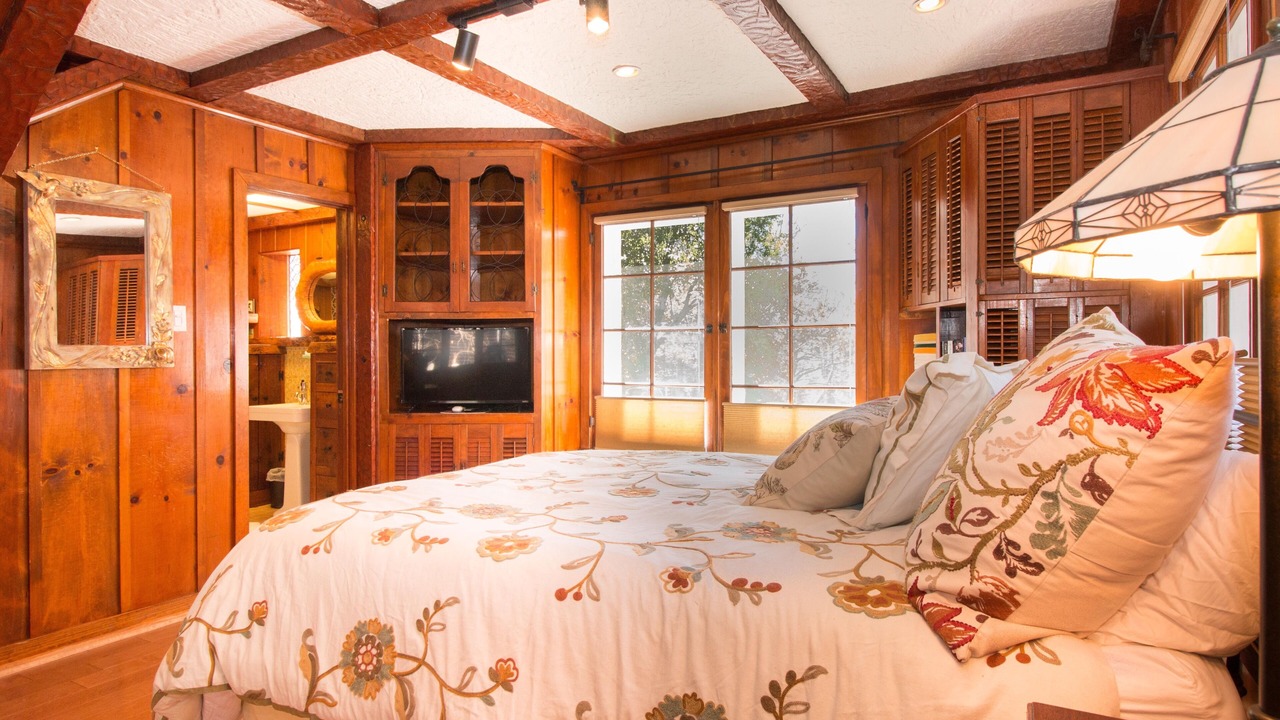 Photo of Bedroom in Los Angeles County