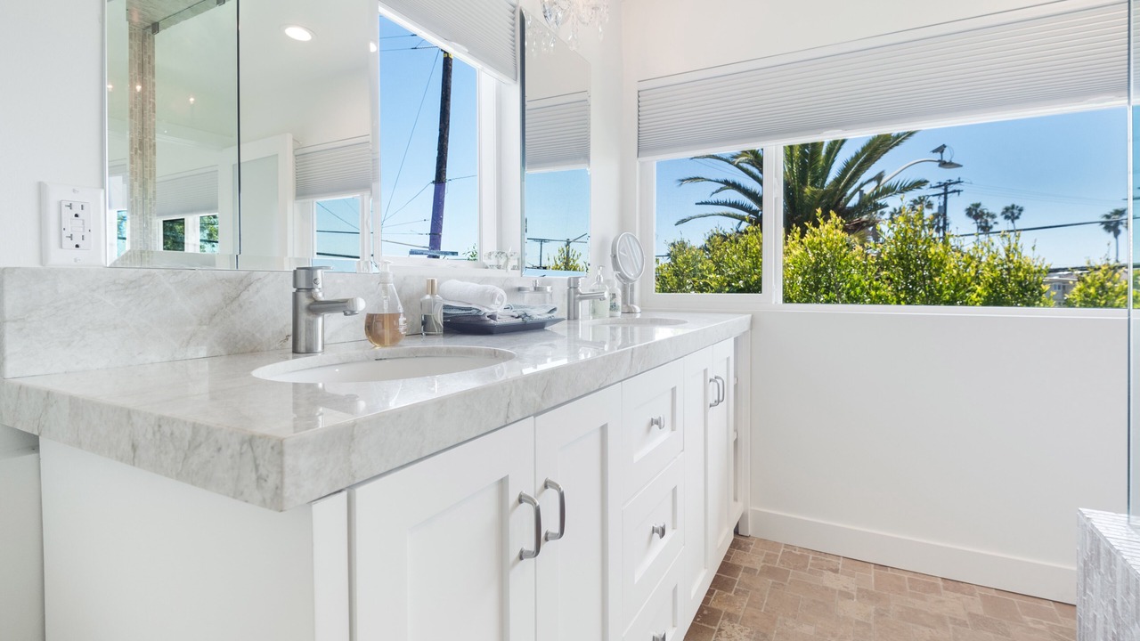 Photo of Bathroom in Eastern Malibu
