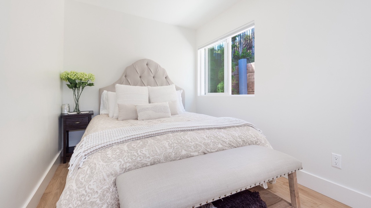 Photo of Bedroom in Eastern Malibu