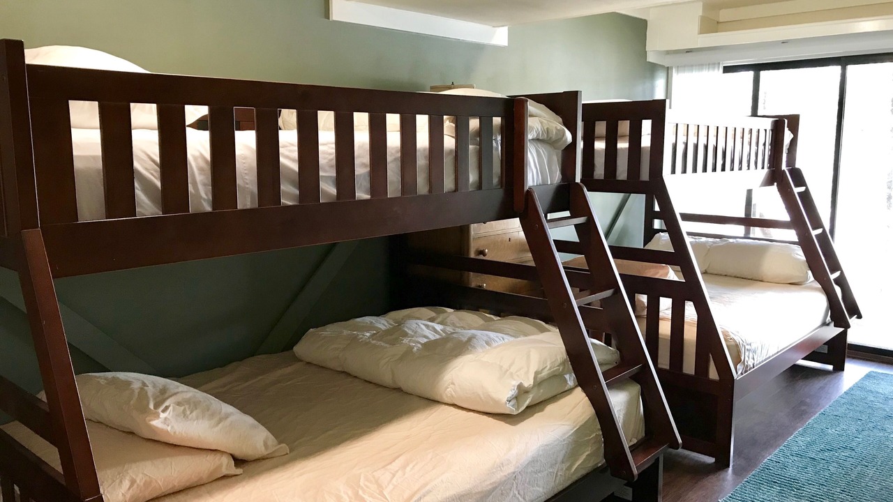 Photo of Bedroom in Groveland