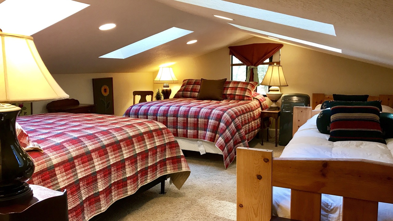 Photo of Bedroom in Groveland