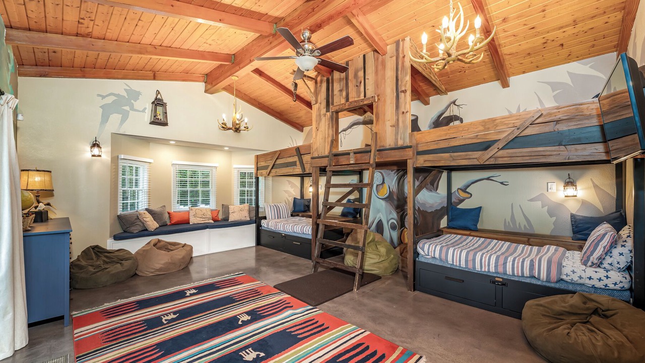 Photo of Bedroom in Hermosa Village