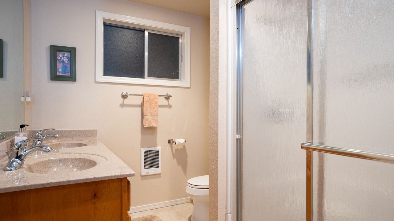 Photo of Bathroom in Tahoma