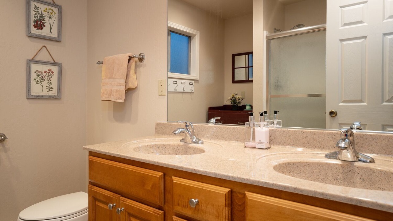 Photo of Bathroom in Tahoma