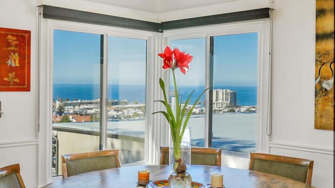 Photo of Livingroom in Village of La Jolla