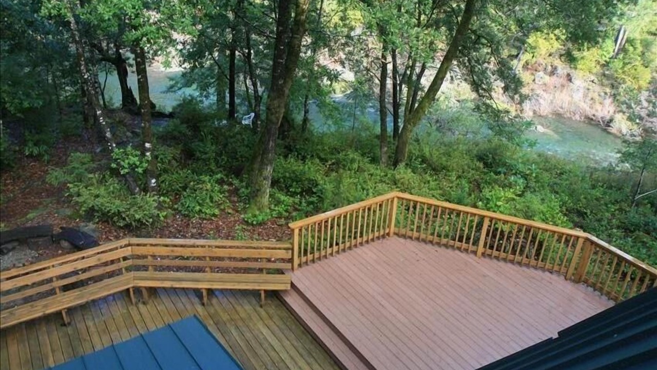 Photo of Patio Balcony in Crescent City