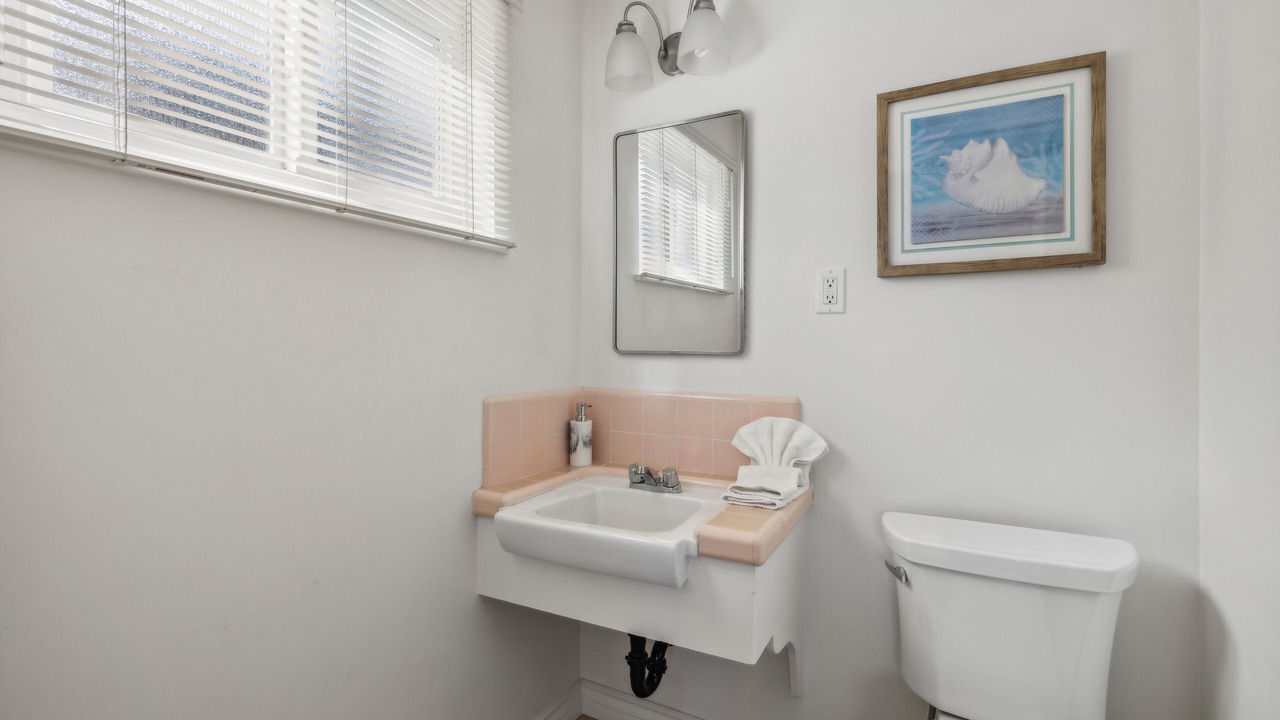 Photo of Bathroom in Balboa Peninsula