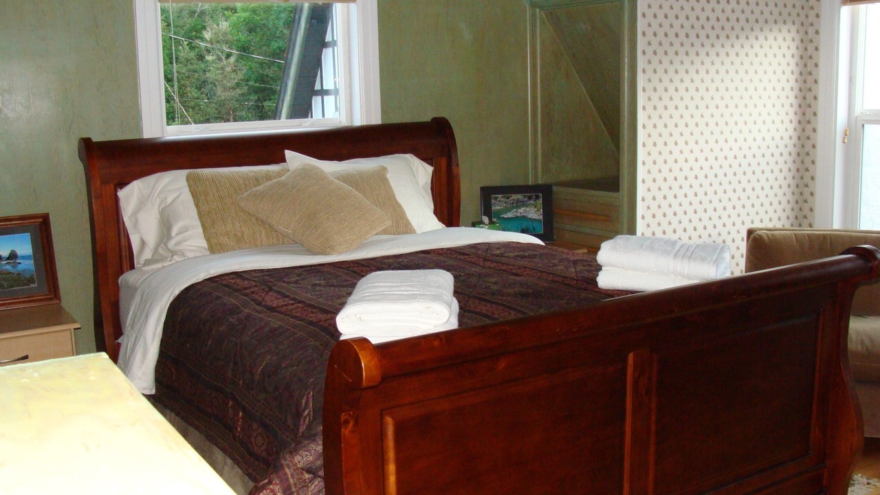 Photo of Bedroom in Crescent City