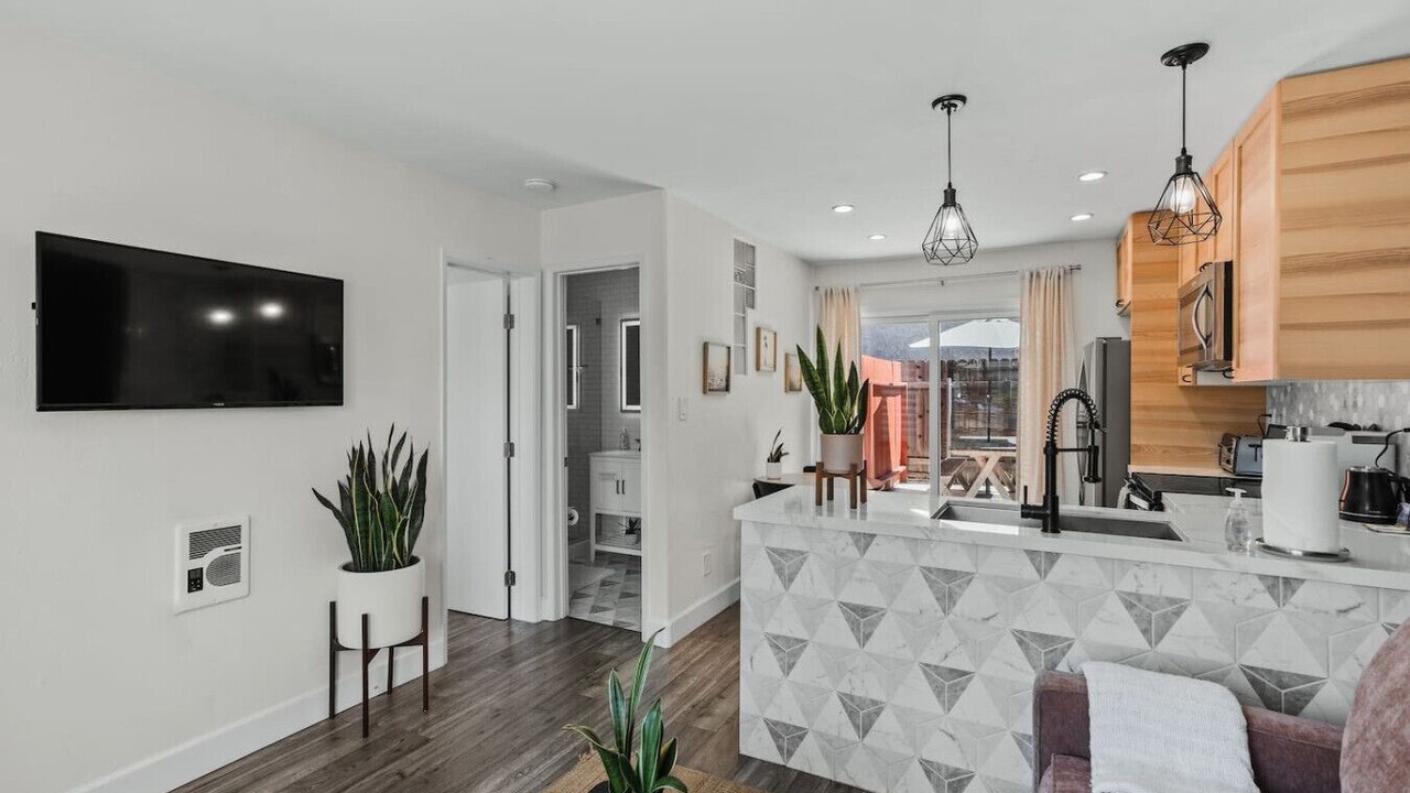 Photo of Livingroom in University Heights