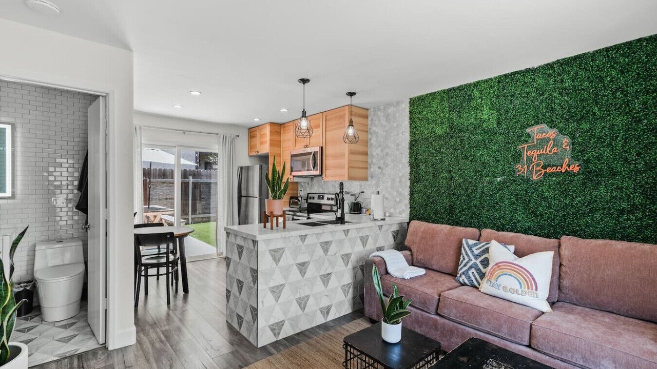 Photo of Livingroom in University Heights