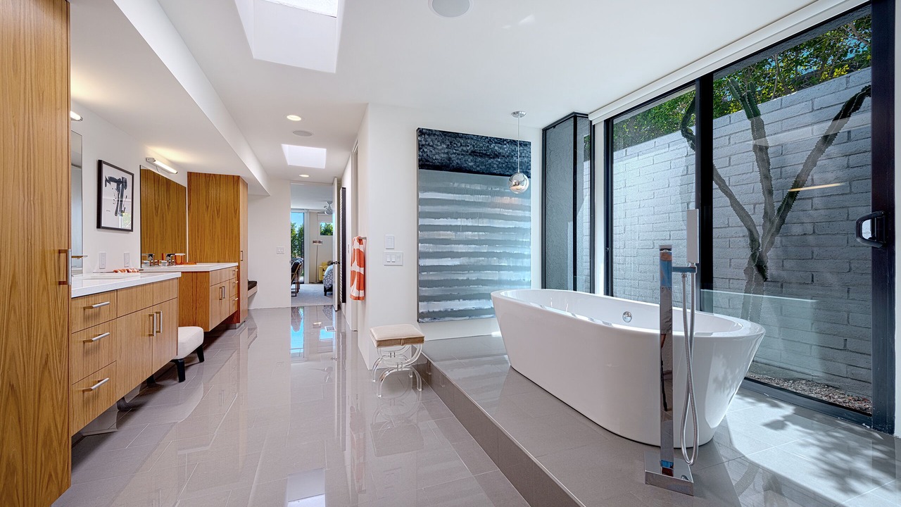 Photo of Bathroom in Historic Tennis Club