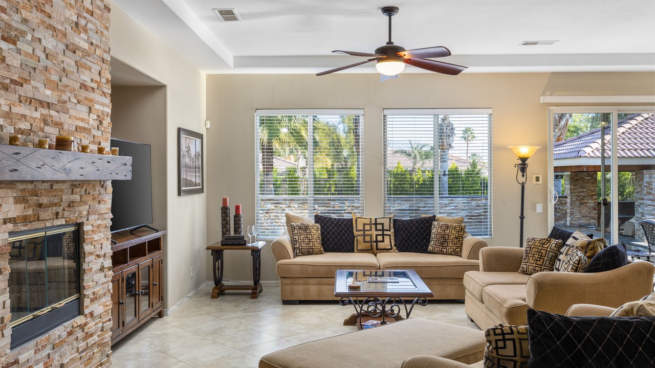 Photo of Livingroom in Bermuda Dunes