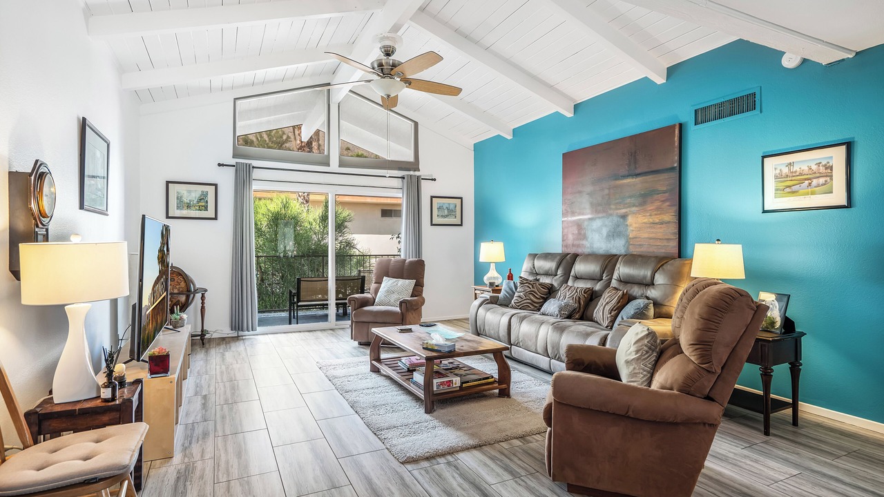 Photo of Livingroom in Canyon Corridor