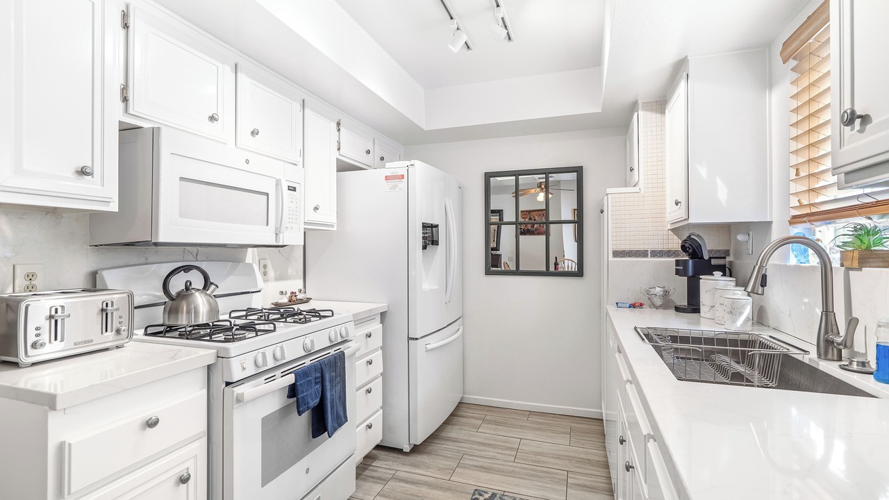 Photo of Kitchen in Canyon Corridor