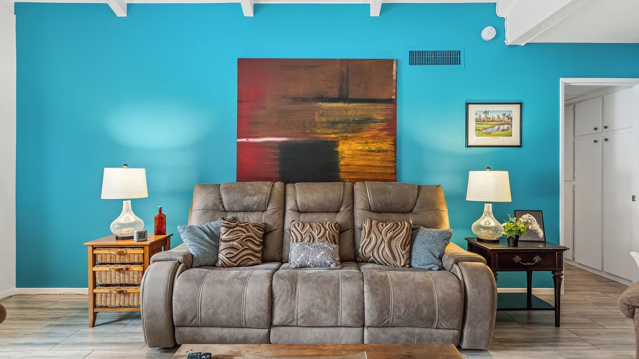 Photo of Livingroom in Canyon Corridor