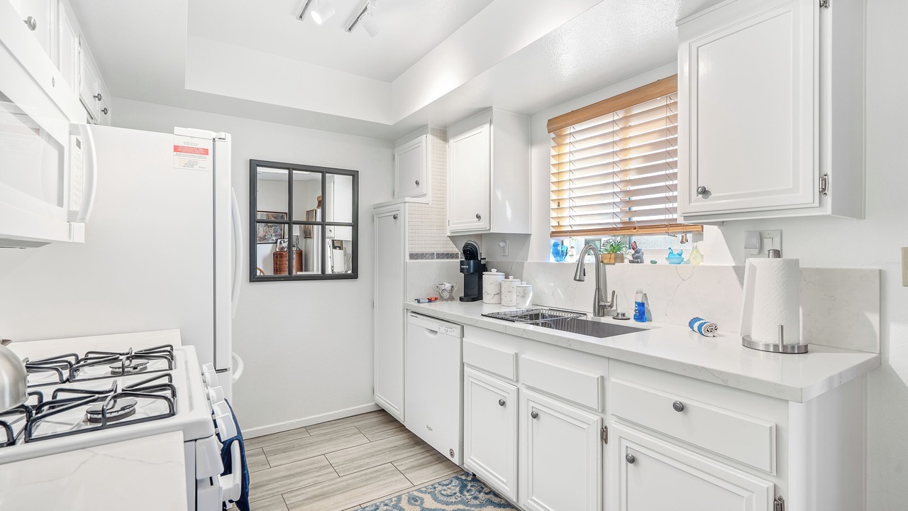 Photo of Kitchen in Canyon Corridor