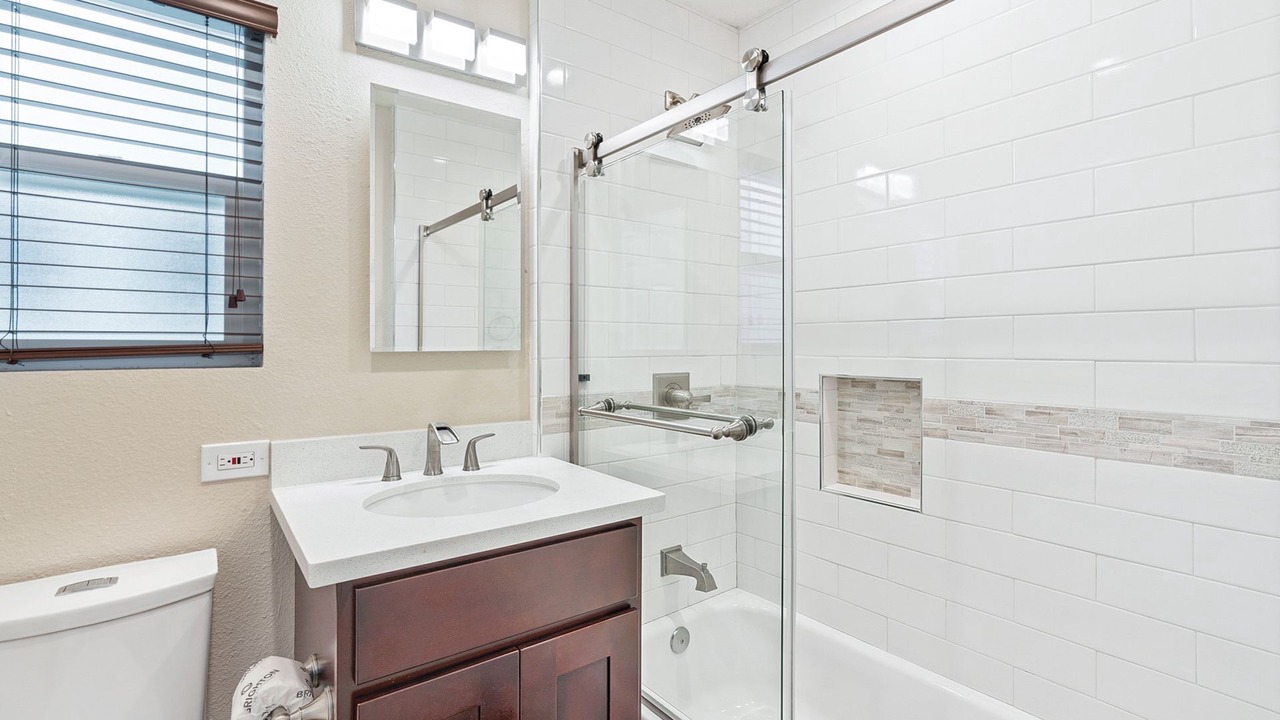 Photo of Bathroom in Balboa Peninsula