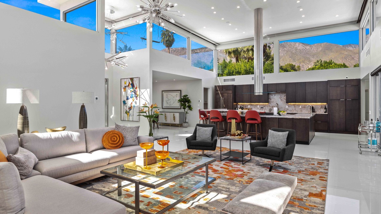 Photo of Livingroom in The Movie Colony
