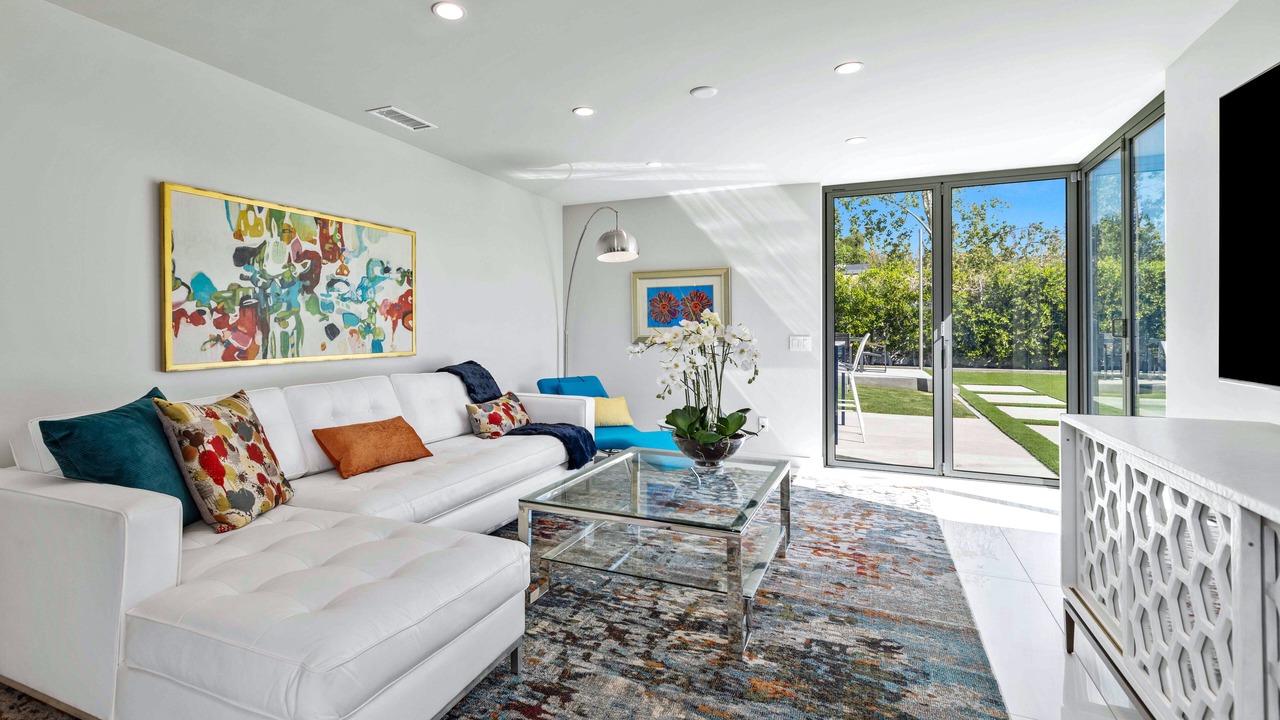 Photo of Livingroom in The Movie Colony