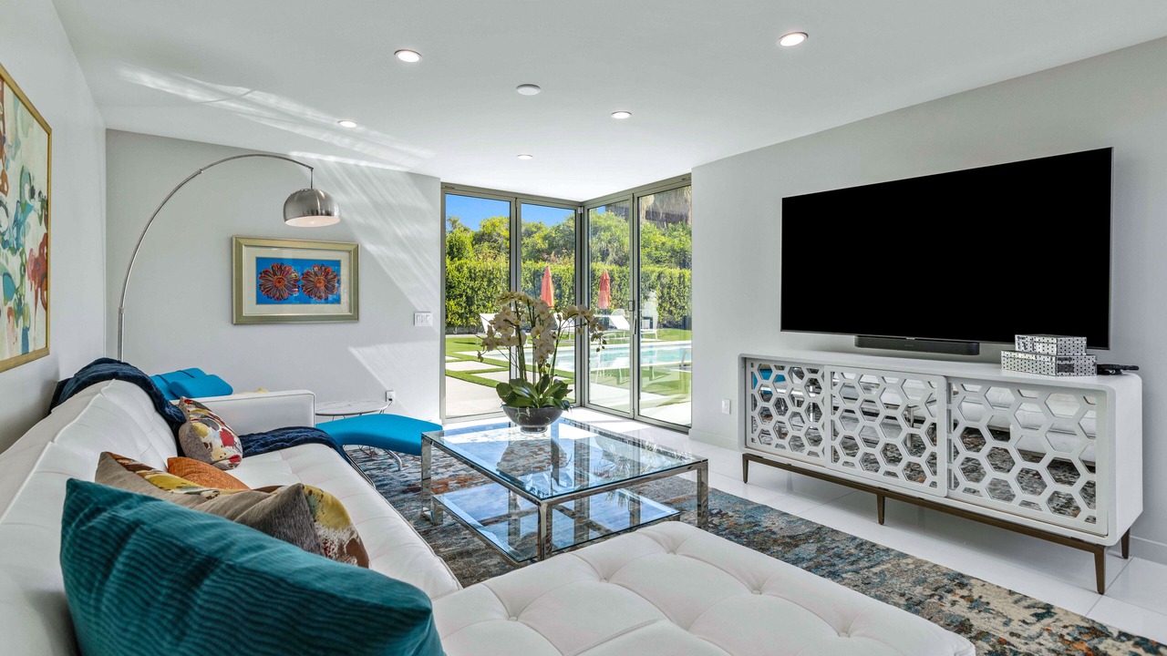 Photo of Livingroom in The Movie Colony
