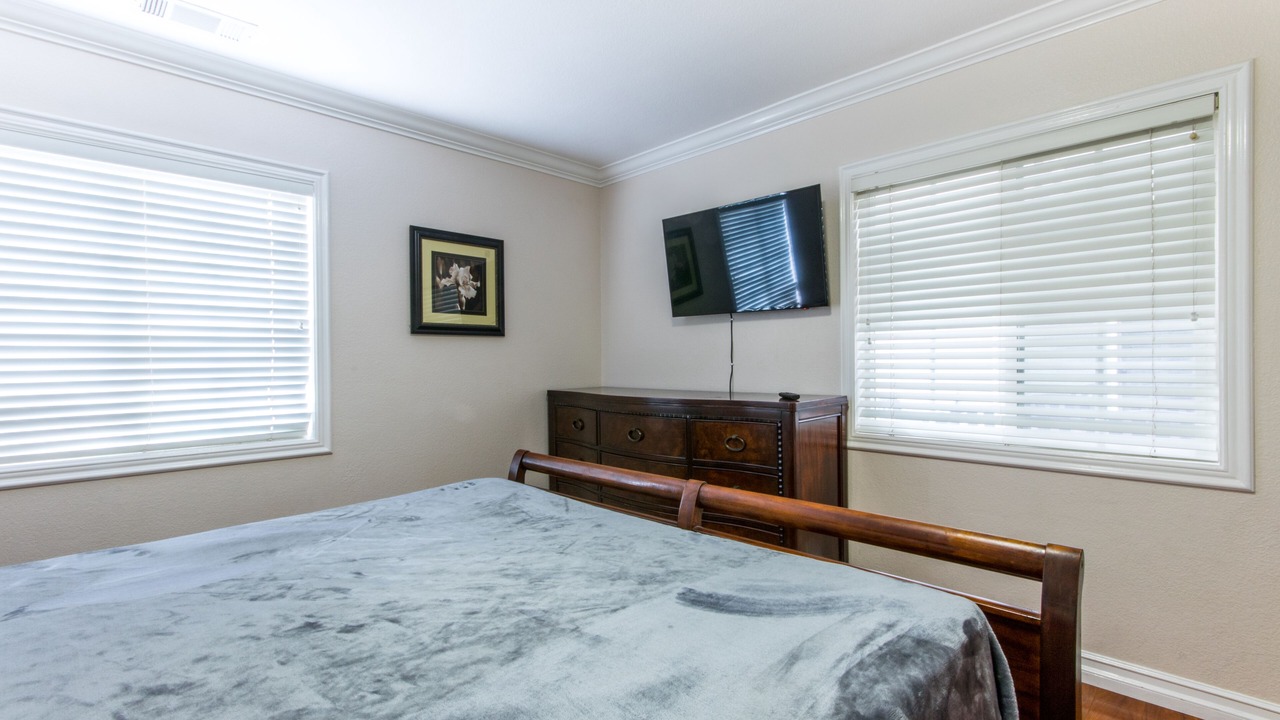 Photo of Bedroom in Sherwood Forest and Thistle Development