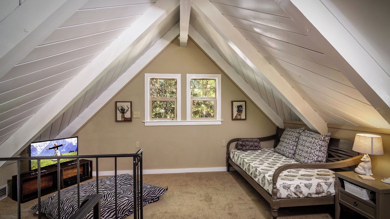 Photo of Bedroom in Lake Arrowhead