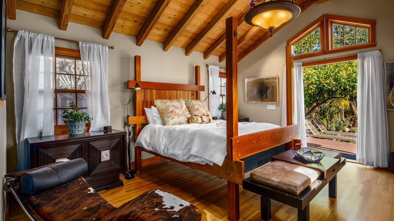 Photo of Bedroom in Valley Village