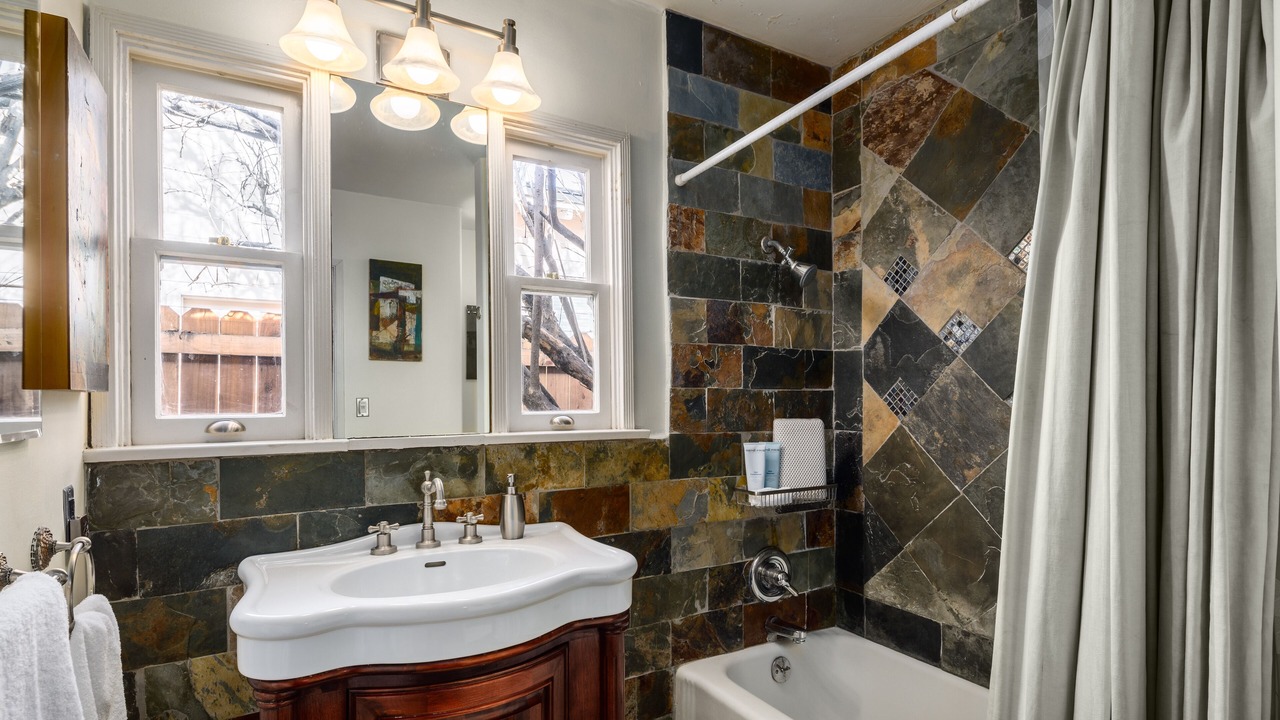 Photo of Bathroom in Valley Village