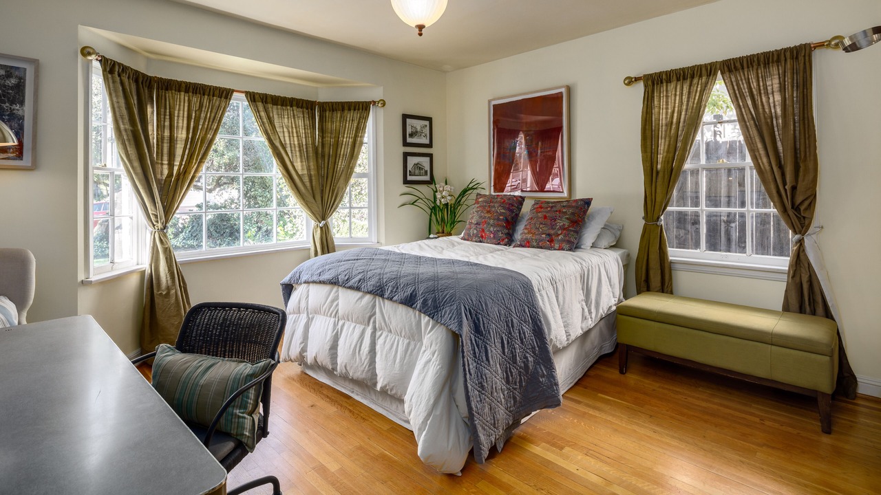 Photo of Bedroom in Valley Village