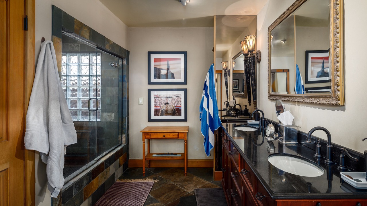 Photo of Bathroom in Valley Village