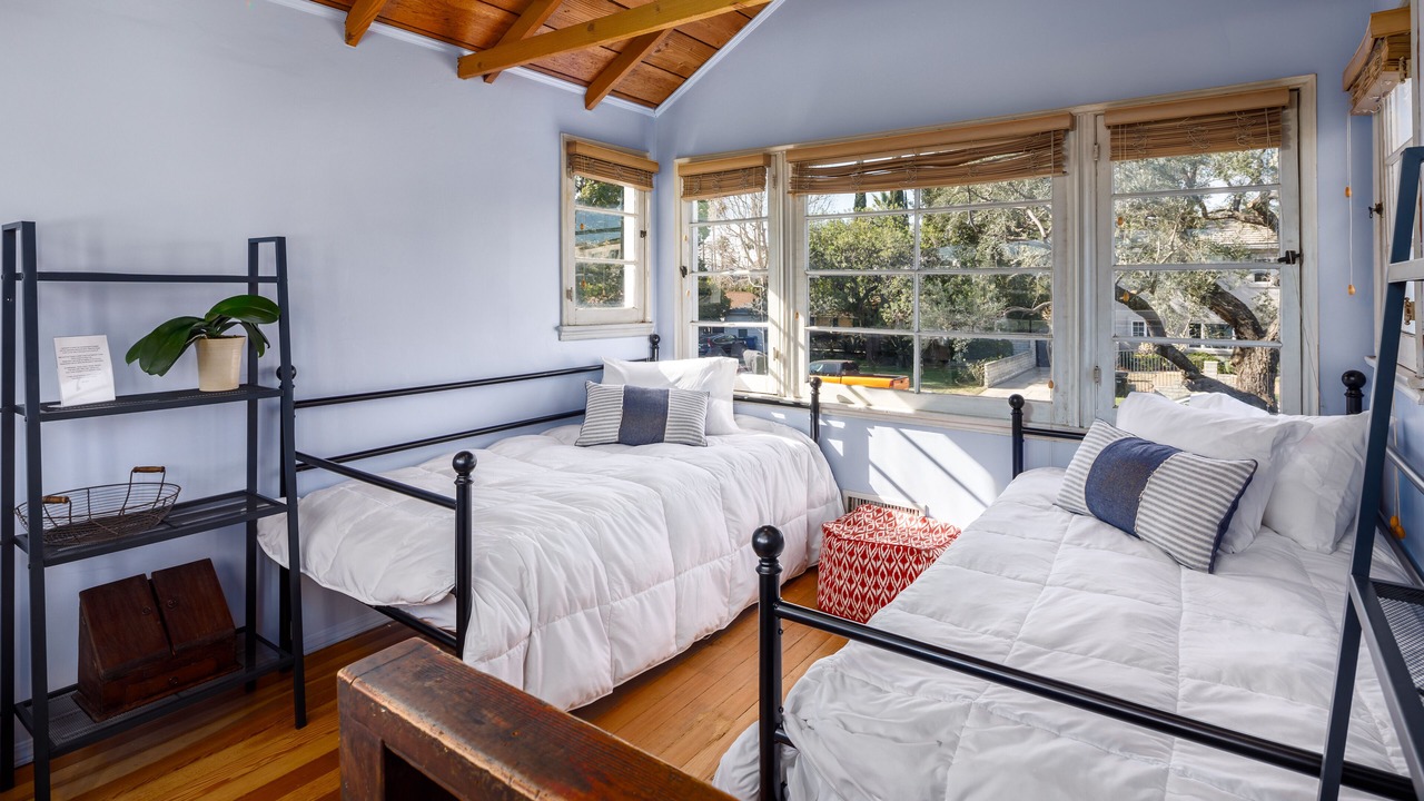 Photo of Bedroom in Valley Village