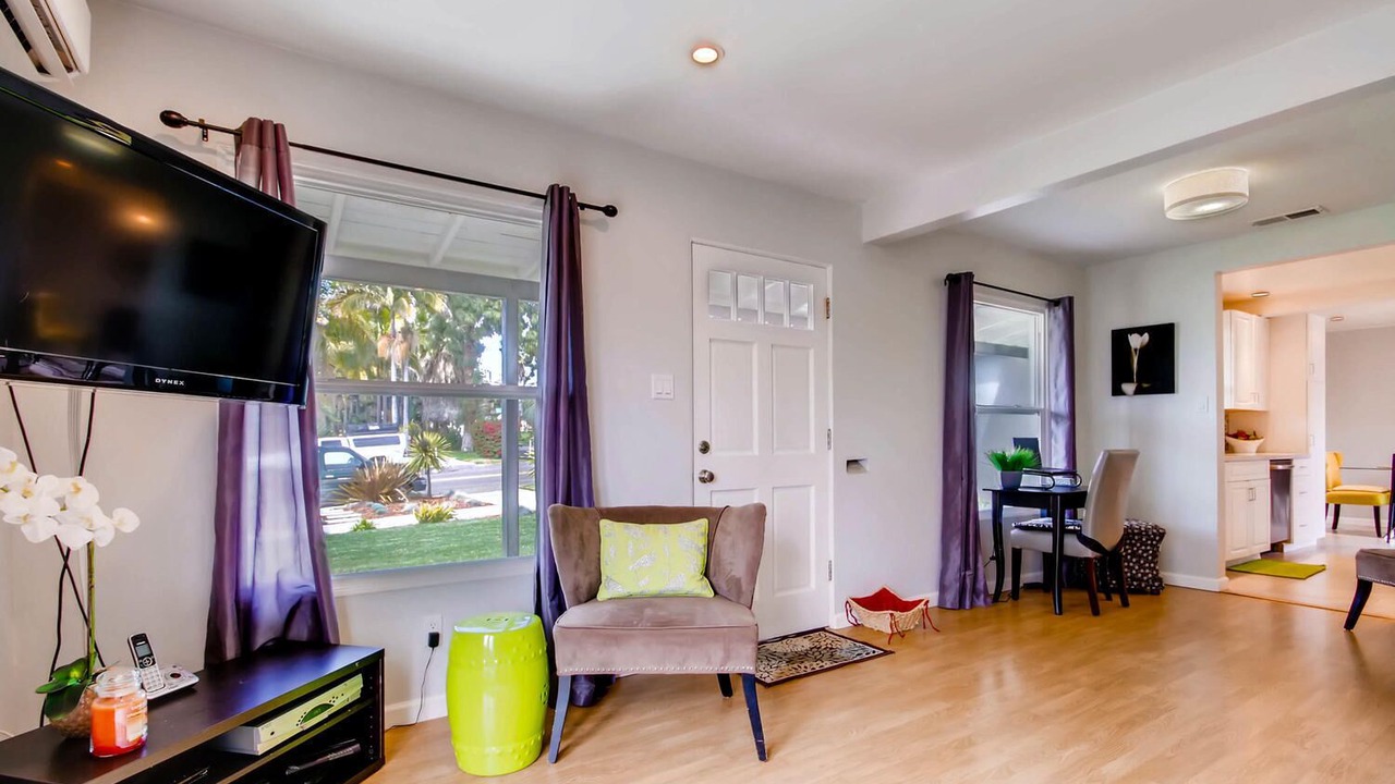 Photo of Livingroom in Townsite