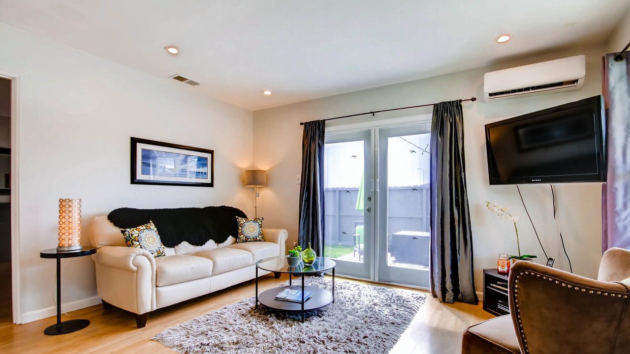 Photo of Livingroom in Townsite