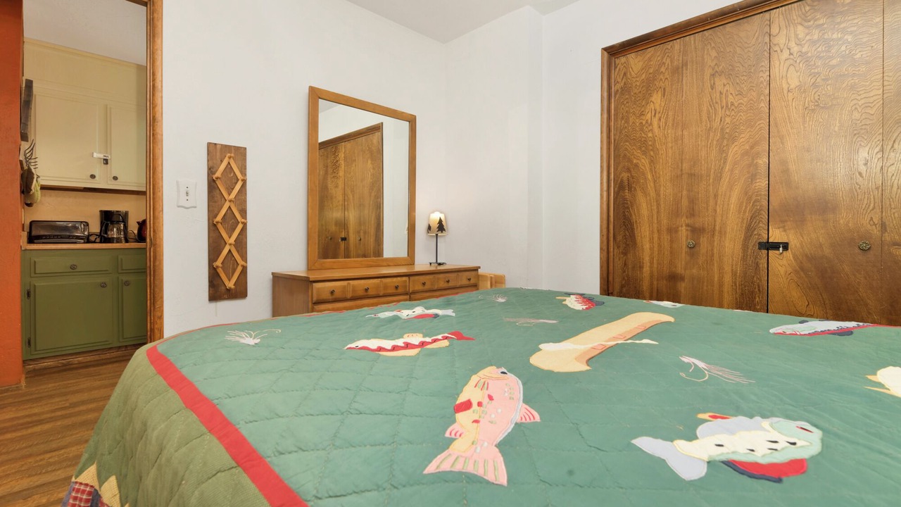 Photo of Bedroom in Summit Estates