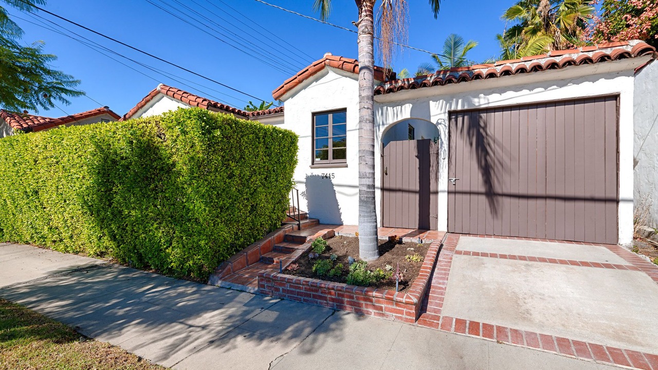 Photo of Outdoor in Fairfax District
