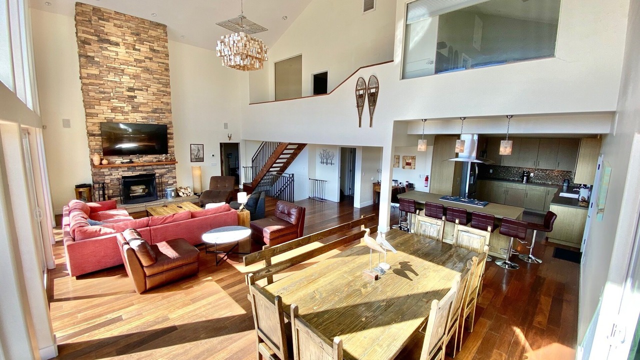 Photo of Bedroom in Lake Arrowhead