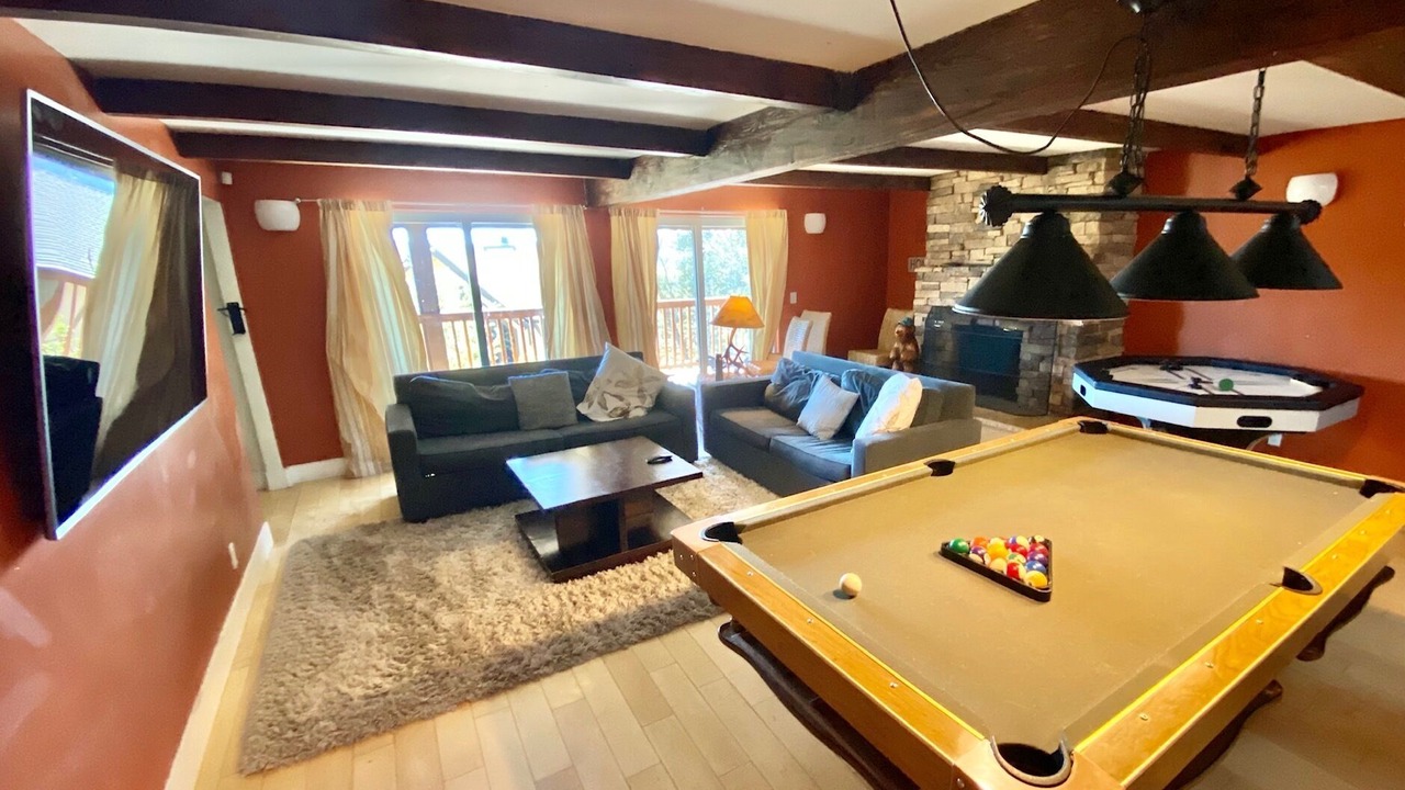 Photo of Bedroom in Lake Arrowhead