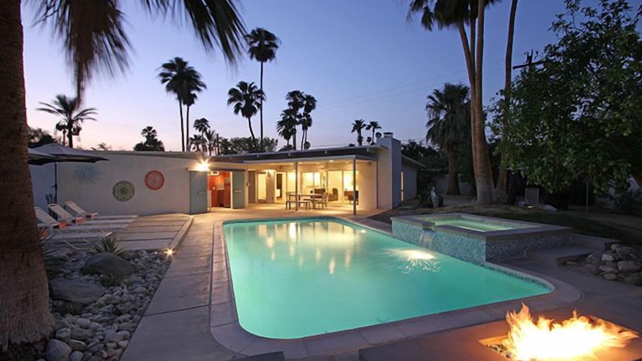 Photo of Outdoor in Racquet Club Estates