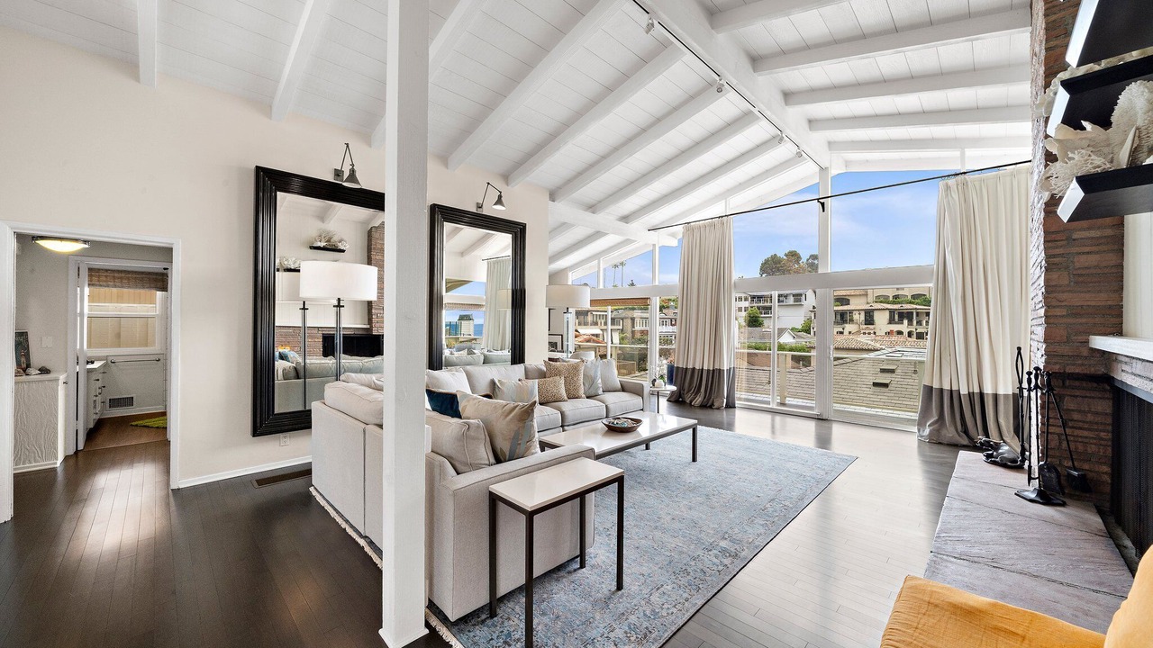 Photo of Bedroom in Emerald Bay