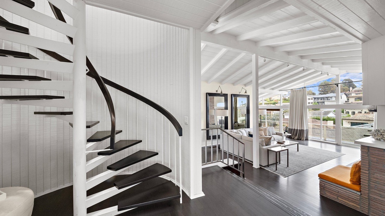 Photo of Bedroom in Emerald Bay