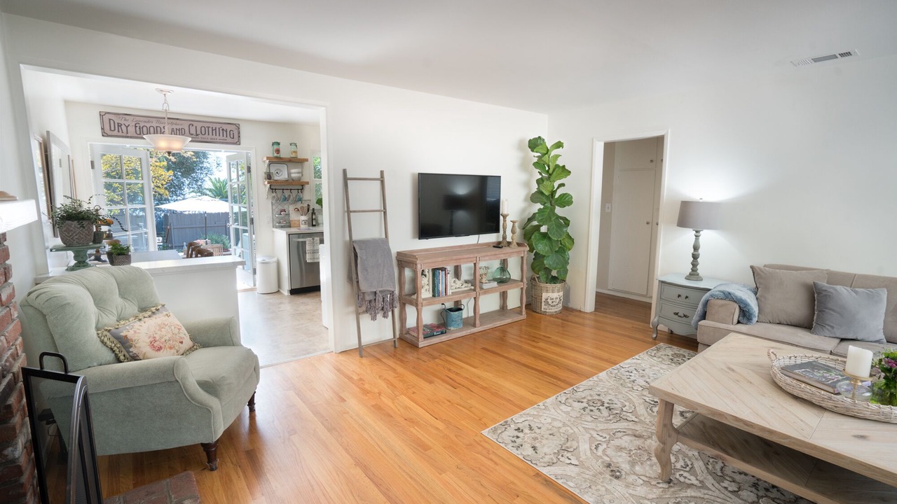 Photo of Livingroom in Sierra Madre