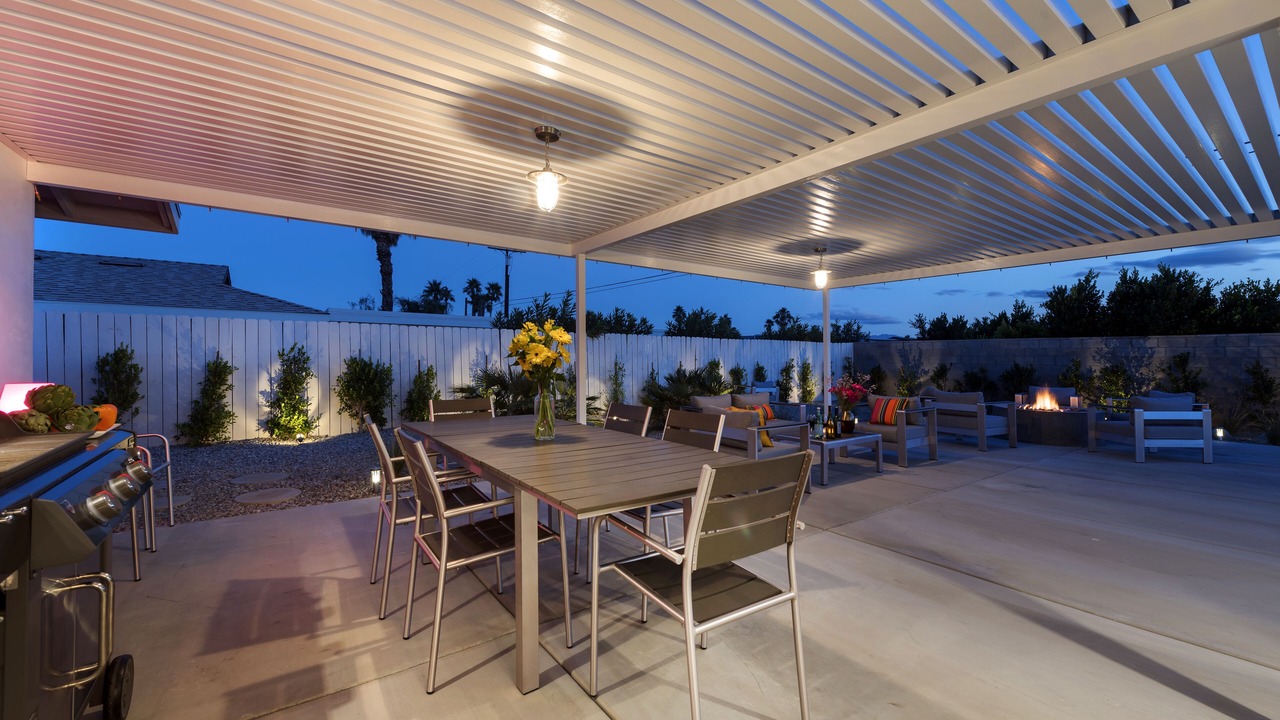 Photo of Outdoor in Racquet Club Estates