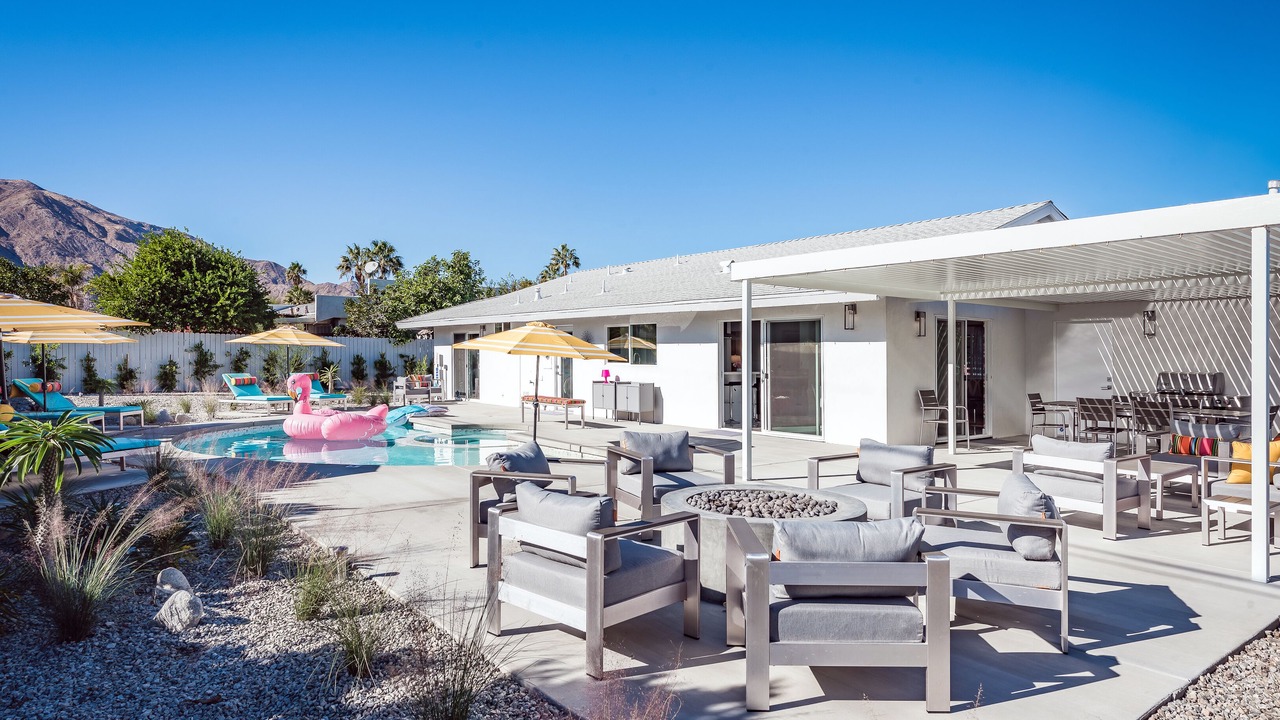 Photo of Outdoor in Racquet Club Estates