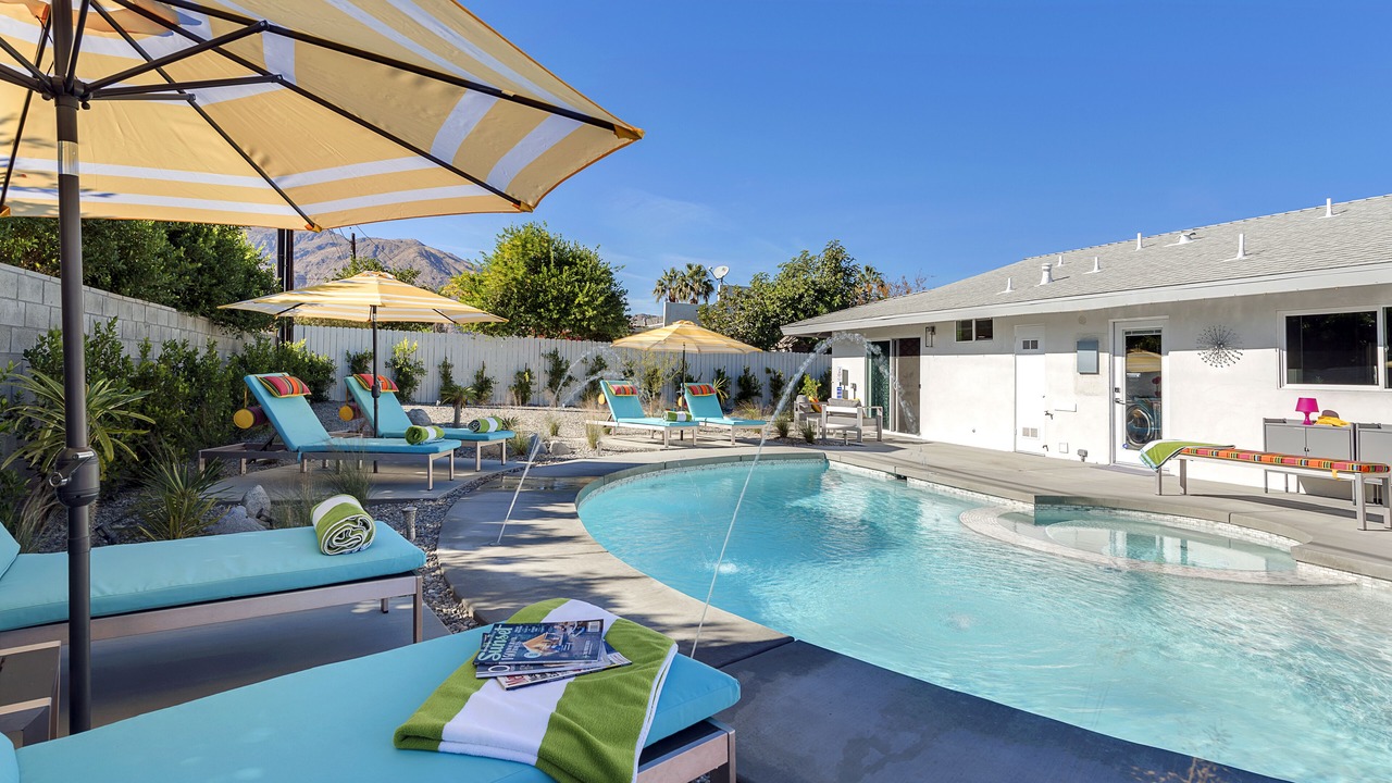 Photo of Outdoor in Racquet Club Estates