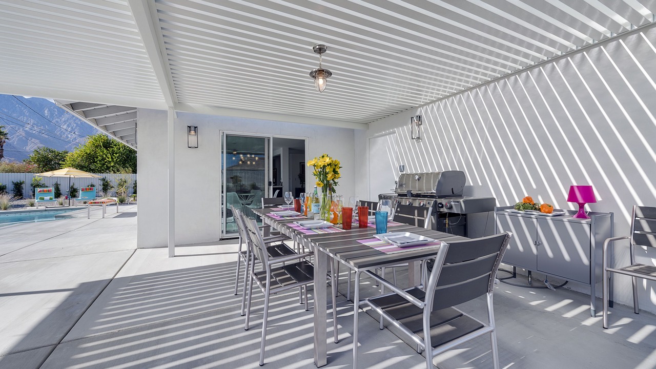 Photo of Outdoor in Racquet Club Estates