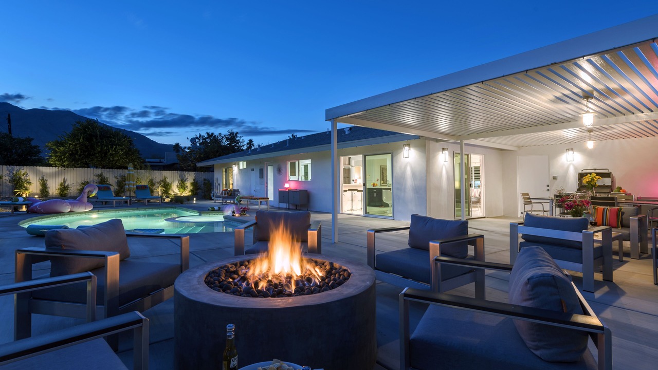 Photo of Patio Balcony in Racquet Club Estates